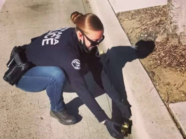 警察官の鑑！　道路で困っている『親子』に近付くと？　「ありがとう」