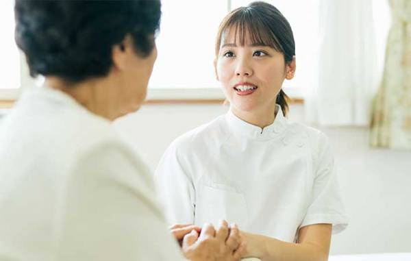 ナースコールを押して平謝りする患者に、看護師が『ひと言』