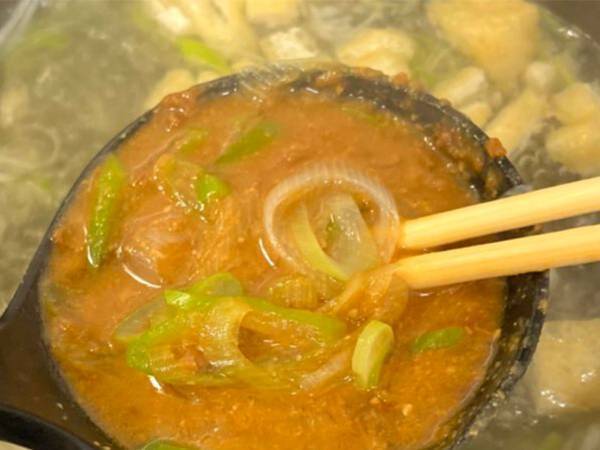 こし器を使わず、味噌を簡単に溶かす方法とは？　「知らなかった」「コレはいい方法」