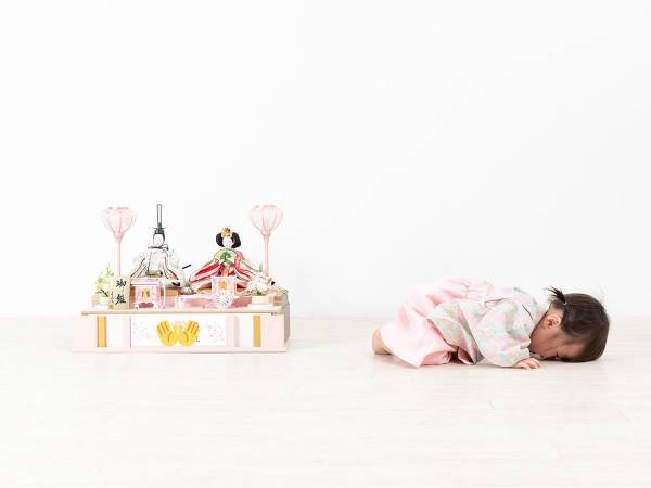 「ウエーン！」　１歳娘の『記念写真』に、１４万人が癒された