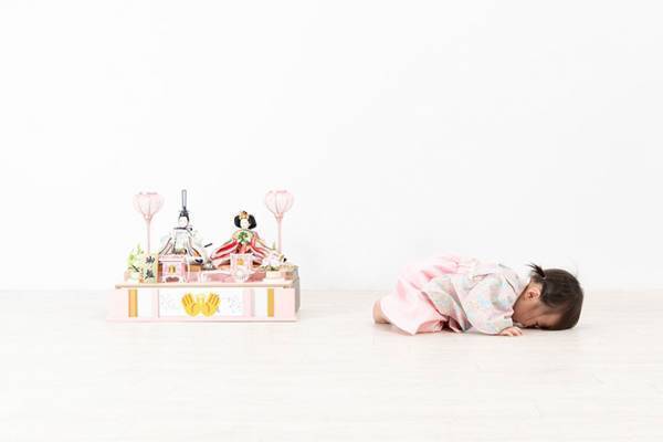 「ウエーン！」　１歳娘の『記念写真』に、１４万人が癒された