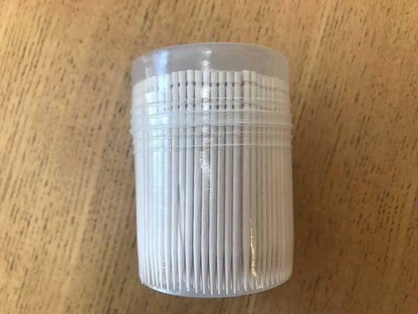 爪楊枝が倒れて「ぎゃー！」そんなあなたへ ふたにある工夫をすると問題解決