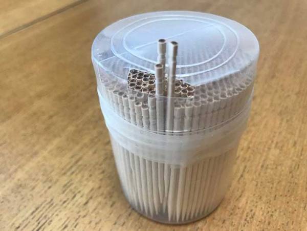 爪楊枝が倒れて「ぎゃー！」そんなあなたへ ふたにある工夫をすると問題解決