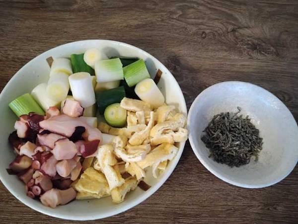 １本でも２本でも 長ネギを大量消費するならコレ！『ネギの炊き込みご飯』の作り方は…