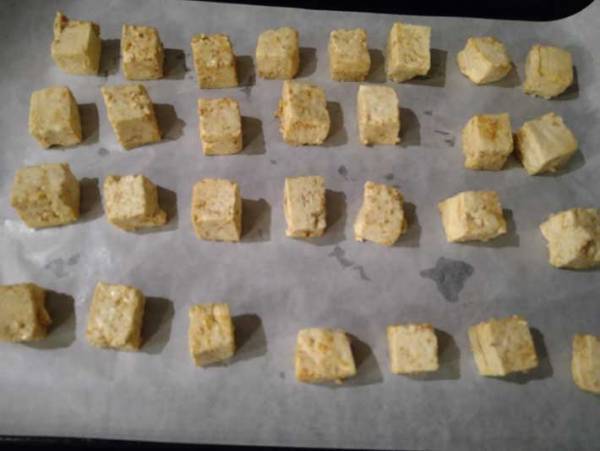 食感が面白い！ これは悪魔的？ ただ焼くだけの簡単『おつまみ豆腐』をご紹介！