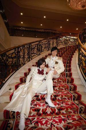 「凛々しすぎて笑った」の声！　新郎新婦が『前撮り』で自由にした結果？