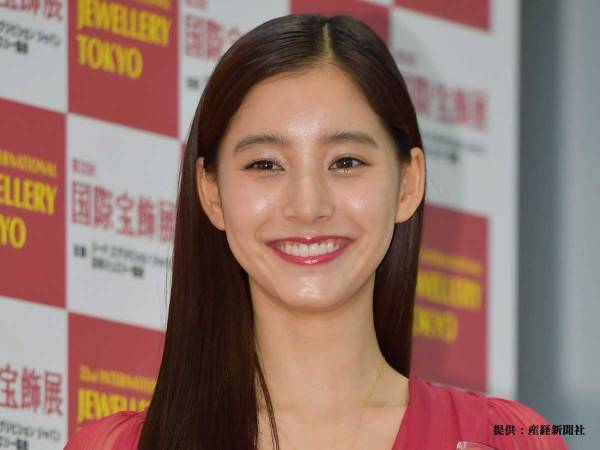 「誰かと思った」「イケメンすぎる！」　新木優子の男装写真が話題