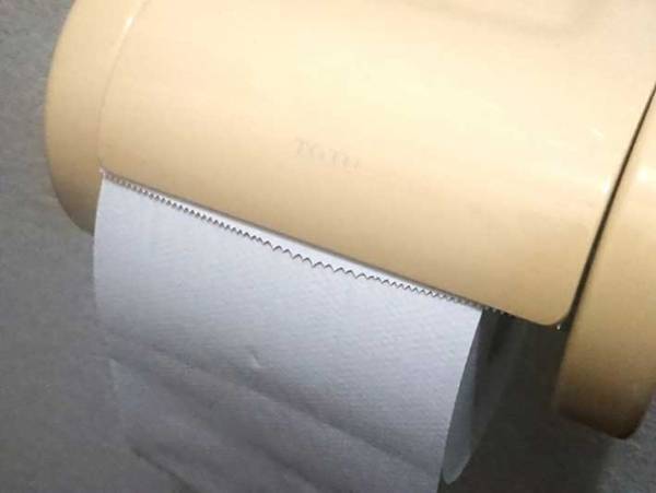 トイレの異変に気付いた夫　『フタの裏』を見てみると？