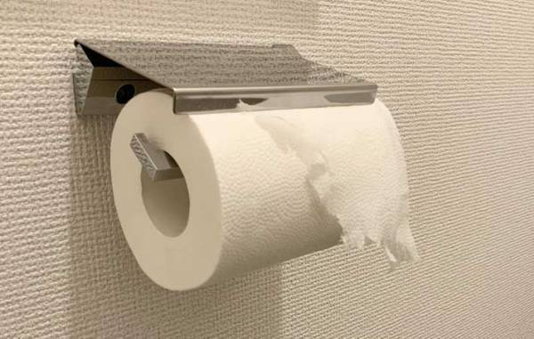 トイレの異変に気付いた夫　『フタの裏』を見てみると？