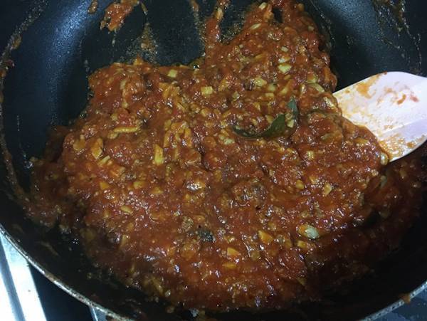 「天才の発想」と絶賛の声が続出　ハンバーグとトマト缶を用意するだけで…？