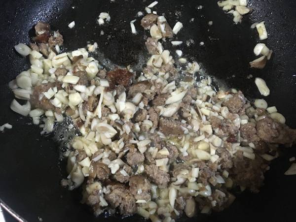 「天才の発想」と絶賛の声が続出　ハンバーグとトマト缶を用意するだけで…？