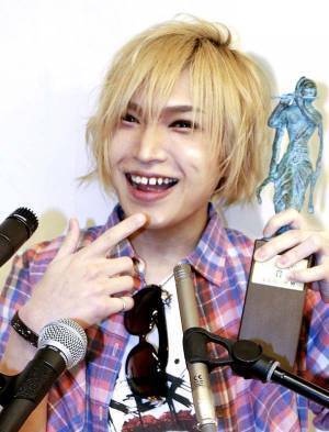 自分の顔写真を投稿した金爆・鬼龍院翔　その理由に「天才か？」「さすがの発想」