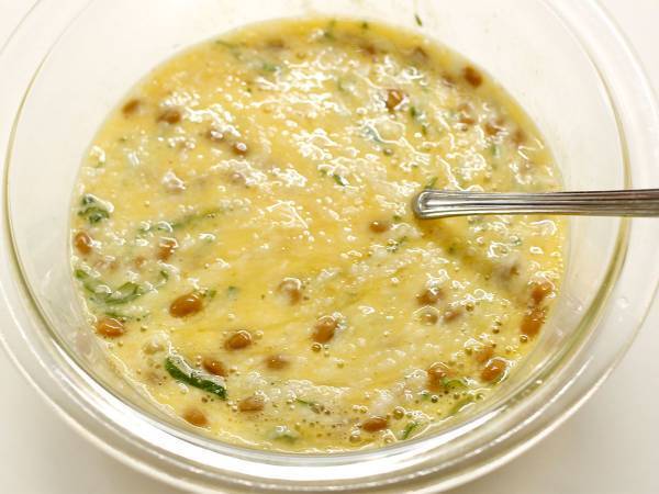 「ふわっふわ」「一瞬でなくなる」　納豆、とろろ、卵をまぜて焼くと？