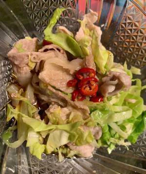 お酒に合うこと間違いなし！春キャベツにあの調味料だけ！