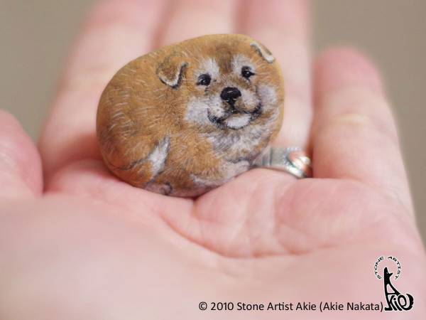 手のひらサイズの柴犬に、ため息が止まらない…　描かれたのは？