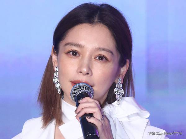 ビビアン・スー、腹部あらわな写真を公開　驚きの腹筋に「尊敬します」の声