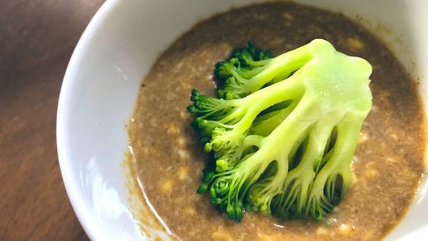 焼肉のタレと１：１で混ぜるだけ！　ブロッコリーにつける最強ソースの作り方に反響