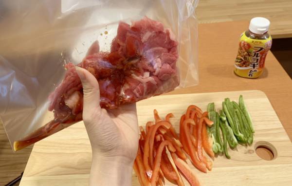 解凍せずにそのまま？　「エバラのたれにこんな使い方があったとは…」