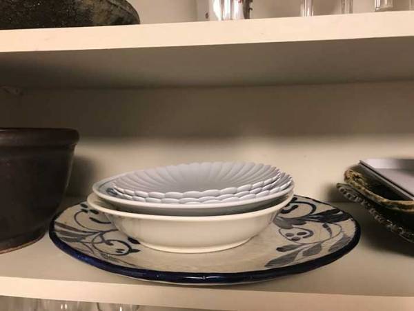 そうだったのか！地震が起こったら…落下防止対策 食器棚の皿の重ね方