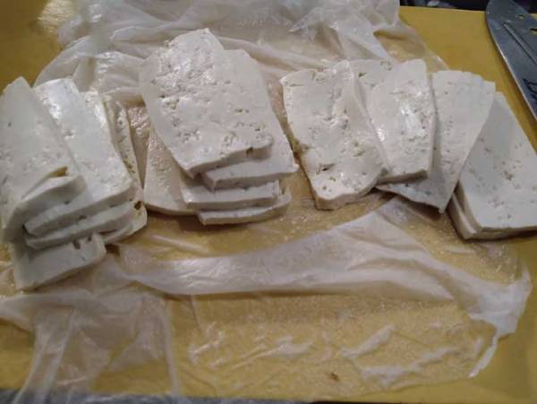 豆腐をそのままスナックに 電子レンジでチンするだけの 『豆腐チップス』のレシピを紹介！