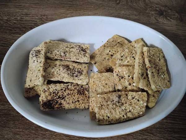 豆腐をそのままスナックに 電子レンジでチンするだけの 『豆腐チップス』のレシピを紹介！