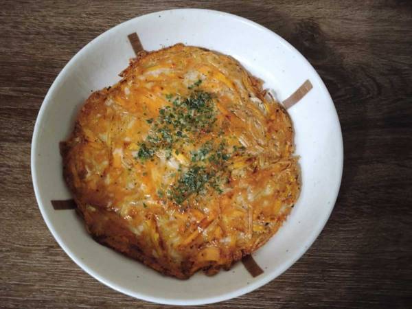 『モチッっと、カリッと』 の食感がイイ！ 簡単に作れるフレンチ料理『ニンジンとエノキのガレット』