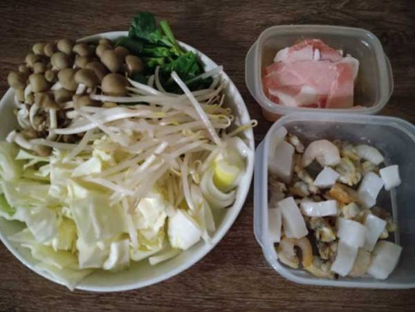 とにかく簡単！ ヘルシーで腹持ちも抜群の 『しらたきDE上海やきそば』を作ってみました！