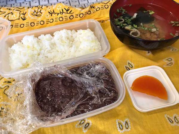 お昼ご飯に『カレー』を持ってきたはずが…？　まさかのオチに「朝から大笑いした」