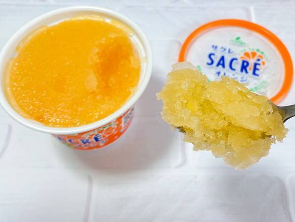 サクレ新作の白桃を食べてみたら中から出てきたのは…？