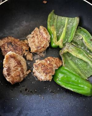 『ピーマンの肉詰め』を作ったつもりが？　出来上がったものに１７万人が『いいね』