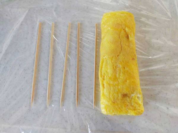 お弁当に使える！春らしい卵焼きの作り方