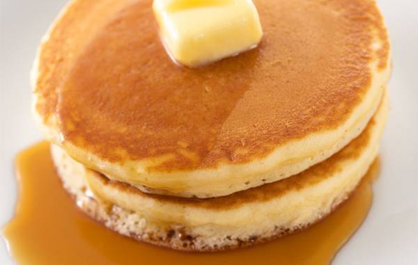 ホットケーキに入れると、一番フワフワになる材料は？　「コレはうまい」「意外な結果」