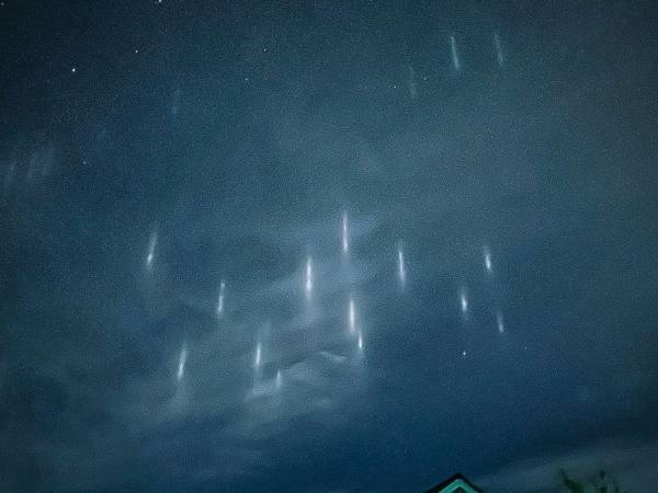 無数の星が落ちてきた…？　福井の夜空で見られた、神秘的な光景