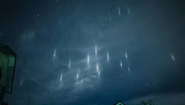 無数の星が落ちてきた…？　福井の夜空で見られた、神秘的な光景
