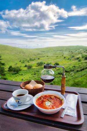 テラスでの食事に「最高」「行ってみたい」の声　全体像を見ると？