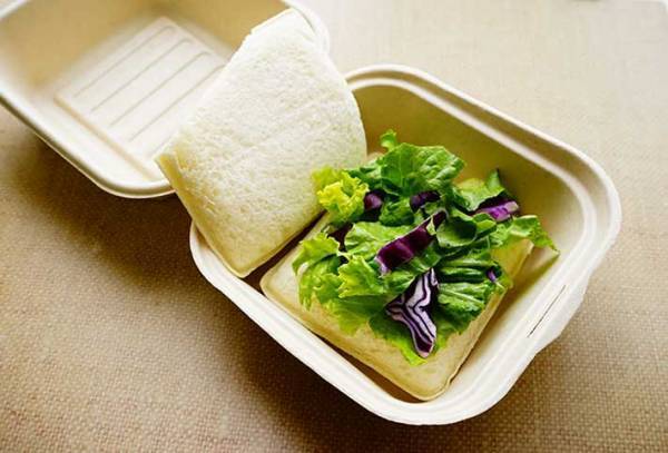 ローソンの『Lチキ』を別のパンで挟んだら？　まさかの完成形に「止まらなくなる」