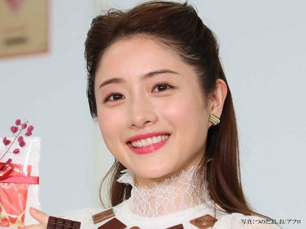 綾野剛が石原さとみを撮影した２枚　「美しすぎて鳥肌立った」「彼にしか撮れない」