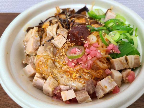 セブンイレブンのラーメンに新商品　とんこつ『焼き』って何？