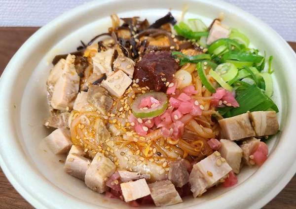 セブンイレブンのラーメンに新商品　とんこつ『焼き』って何？