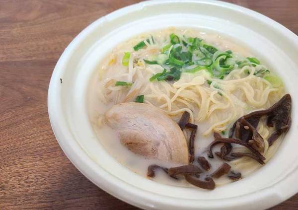 セブンイレブンのラーメンに新商品　とんこつ『焼き』って何？