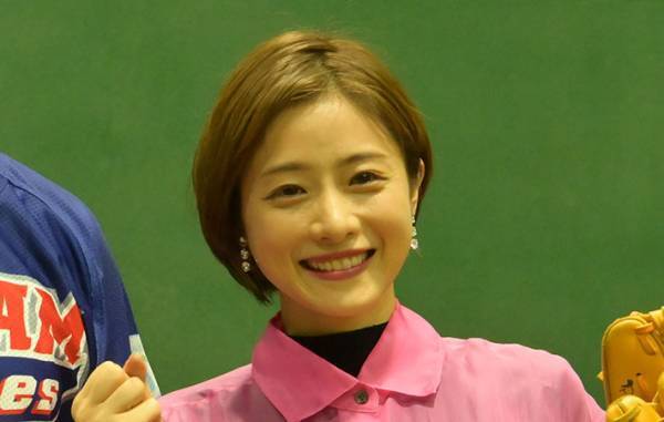 石原さとみが始球式で魅せた！　ショートヘアに「新鮮」「かわいい」と絶賛の声