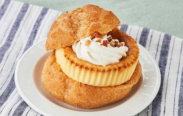 ローソンストア１００にチーズケーキをはさんだ新スイーツ　「豪快に食べて！」
