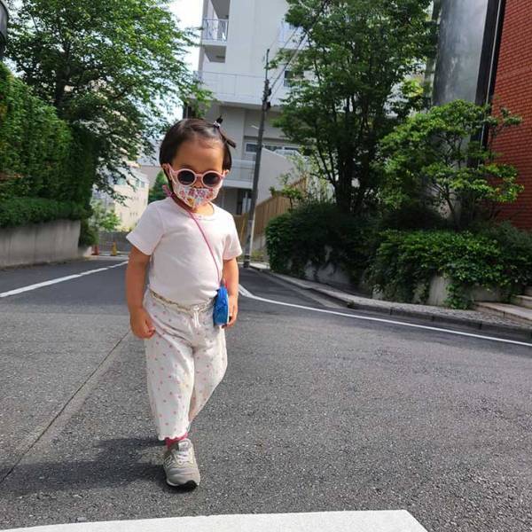 「かっこよすぎる」「貫禄がすごい」　娘の『登園前の姿』が話題に