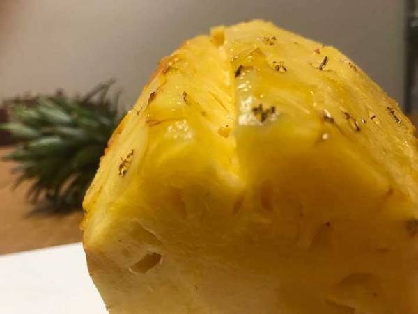 パイナップルの切り方は意外に簡単！その方法とは？