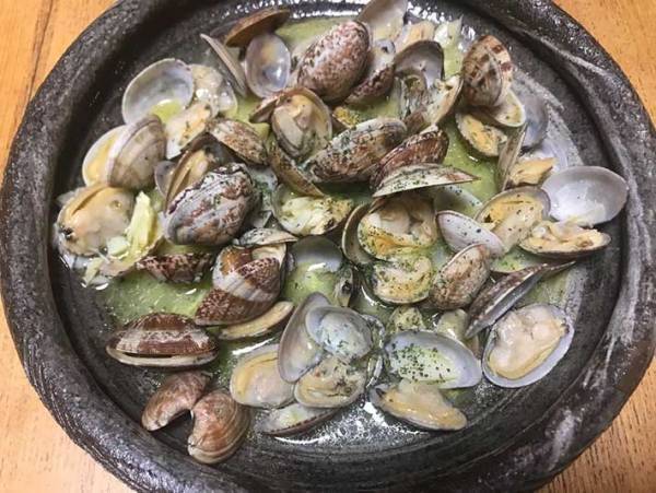 あさりをおいしくする裏ワザとは？砂抜きの時にあるものを入れる！