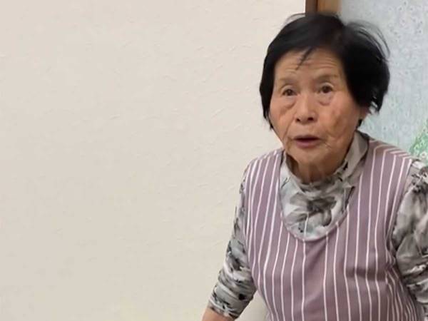 おばあちゃんへサプライズすると…芸人並みのリアクションだった！