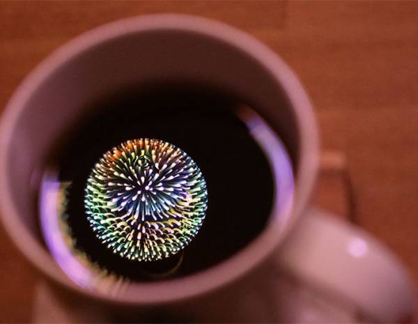 マグカップに浮かぶ『自分だけの花火』　投稿された１枚に、ため息
