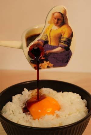 卵かけご飯を『名画風』に　ユニークな調味料入れに反響　「使ってみたい」「最高」