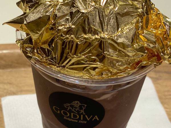 「でかくない！？」　ゴディバで注文した客、出てきた商品に驚いた理由とは