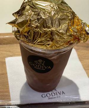 「でかくない！？」　ゴディバで注文した客、出てきた商品に驚いた理由とは